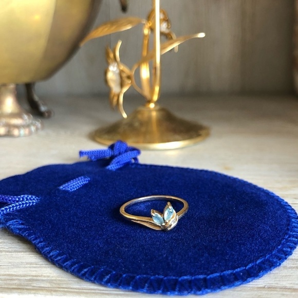 14K Gold Topaz Ring - Picture 2 of 5